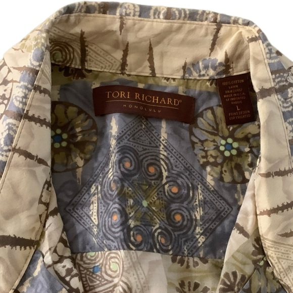 VTG. Tori Richard Cream and Blue Casual Button Down Shirt - Picture 2 of 3